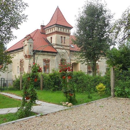 Vila Dwor W Boleniu Exteriér fotografie