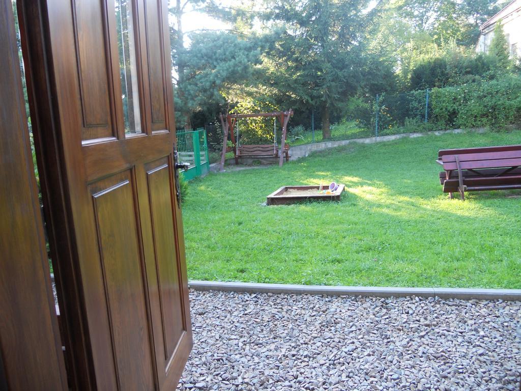 Vila Dwor W Boleniu Exteriér fotografie